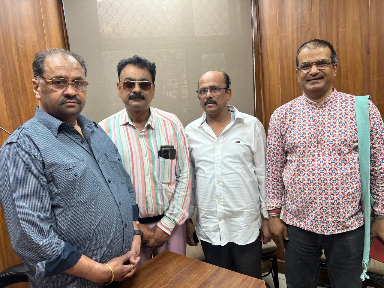 दिल्ली सिविल डिफेंस के जवानों के हित में आगे आए राष्ट्रपति पदक सम्मानित राजेंद्र कपूर, विधायक श्याम शर्मा से की अहम मुलाकात