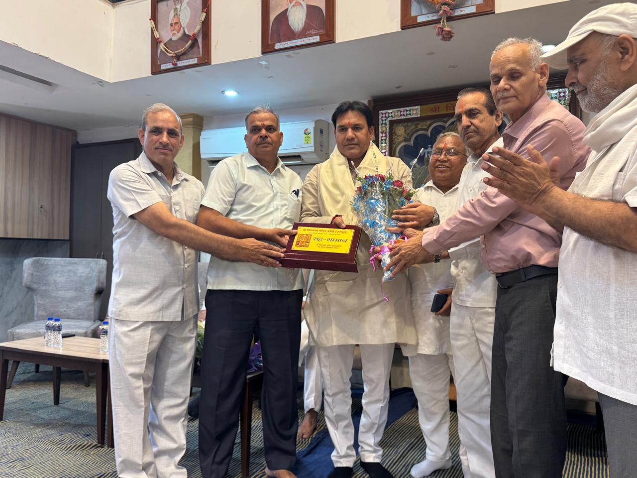 भाजपा ओबीसी मोर्चा के सुनील यादव और राम खिलाड़ी ने उठाई श्री विश्वकर्मा मंदिर संरक्षण की आवाज